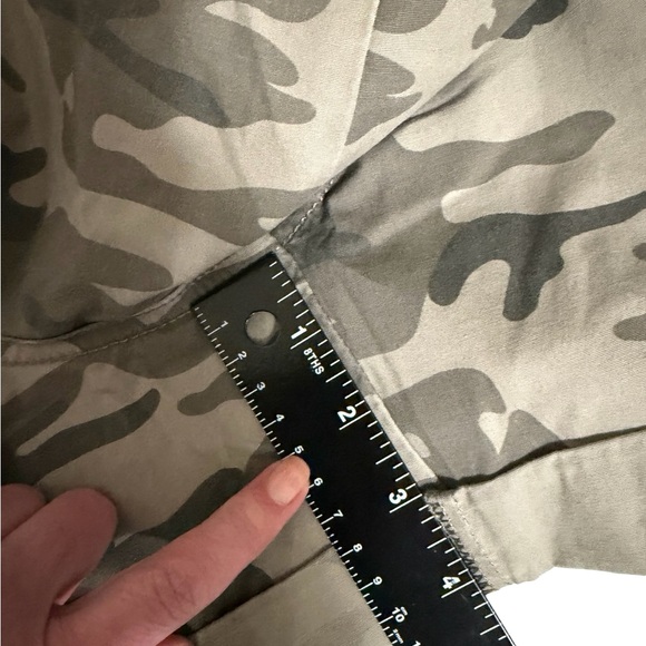 Sanctuary Taupe Olive Camo Roll-Hem Cargo Shorts - Picture 6 of 6